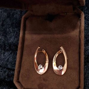 گوشواره مدل اشکی نگین دار(استیل)